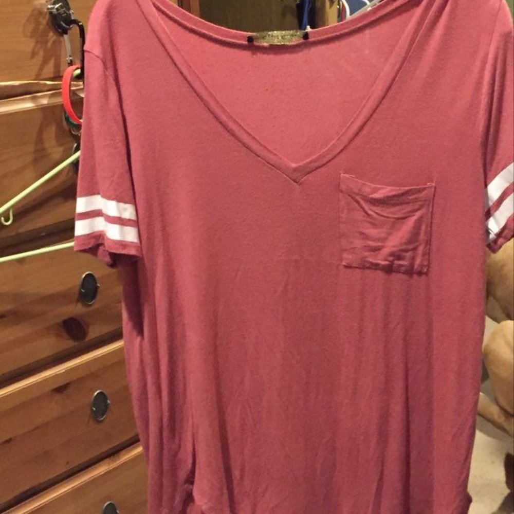 Red and White Scoop V-Neck Tee Shirt